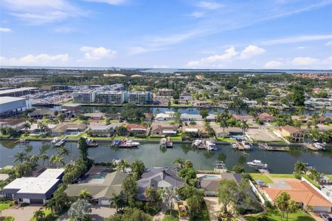 Casa en venta en Saint Petersburg, Florida, 3 dormitorios, 229.38 m2 № 2318471 - foto 6