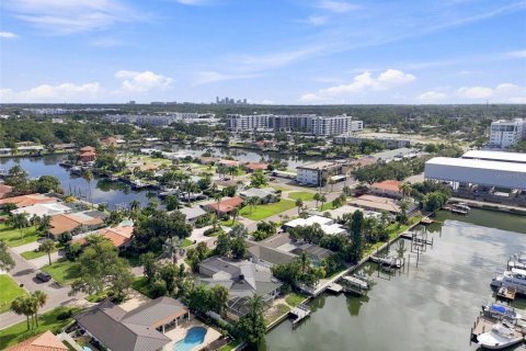Casa en venta en Saint Petersburg, Florida, 3 dormitorios, 229.38 m2 № 2318471 - foto 9