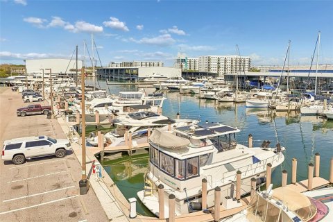 Casa en venta en Saint Petersburg, Florida, 3 dormitorios, 229.38 m2 № 2318471 - foto 16