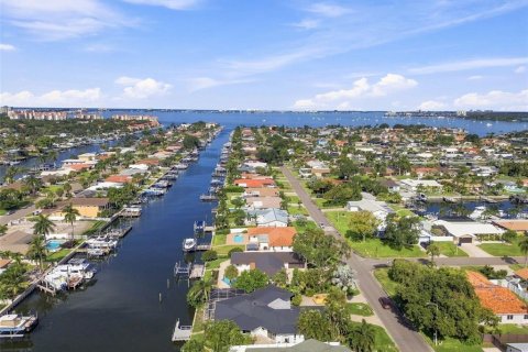 Casa en venta en Saint Petersburg, Florida, 3 dormitorios, 229.38 m2 № 2318471 - foto 8
