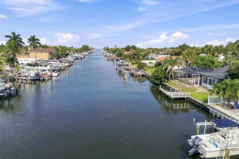 Casa en venta en Saint Petersburg, Florida, 3 dormitorios, 229.38 m2 № 2318471 - foto 15