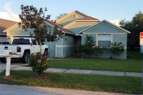 Casa en venta en Groveland, Florida, 3 dormitorios, 161.09 m2 № 1875942 - foto 1