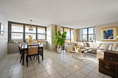 Купить кондоминиум в Майами-Бич, Флорида 2 спальни, 93.37м2, № 2042459 - фото 5