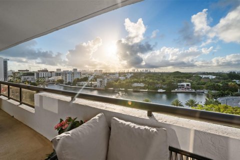 Купить кондоминиум в Майами-Бич, Флорида 2 спальни, 93.37м2, № 2042459 - фото 10