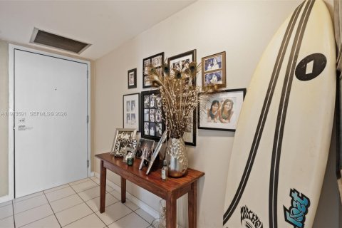 Купить кондоминиум в Майами-Бич, Флорида 2 спальни, 93.37м2, № 2042459 - фото 3