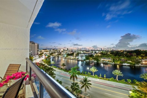 Купить кондоминиум в Майами-Бич, Флорида 2 спальни, 93.37м2, № 2042459 - фото 22