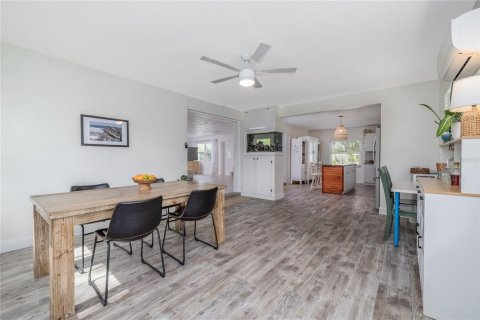Casa en venta en New Smyrna Beach, Florida, 3 dormitorios, 200.39 m2 № 1777408 - foto 19