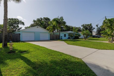 Casa en venta en New Smyrna Beach, Florida, 3 dormitorios, 200.39 m2 № 1777408 - foto 1