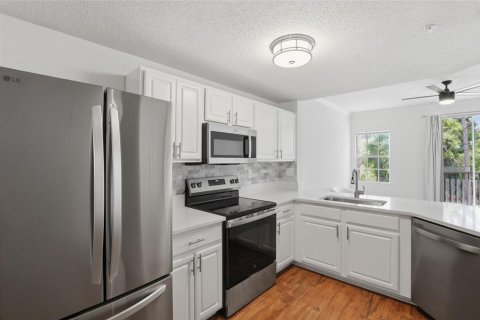Condominio en venta en Sarasota, Florida, 1 dormitorio, 95.88 m2 № 2093489 - foto 9