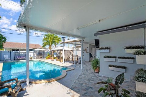 Villa ou maison à vendre à Hialeah, Floride: 4 chambres, 130.43 m2 № 1857286 - photo 20