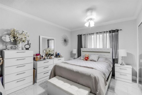 Villa ou maison à vendre à Hialeah, Floride: 4 chambres, 130.43 m2 № 1857286 - photo 8
