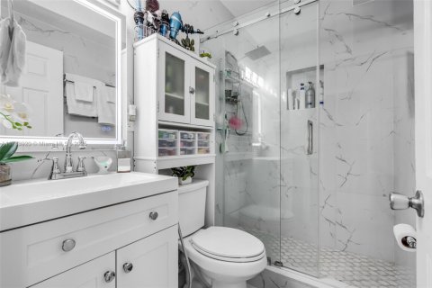 Villa ou maison à vendre à Hialeah, Floride: 4 chambres, 130.43 m2 № 1857286 - photo 19