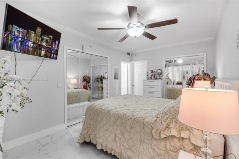 Villa ou maison à vendre à Hialeah, Floride: 4 chambres, 130.43 m2 № 1857286 - photo 17