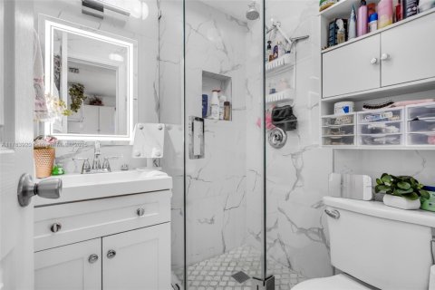 Villa ou maison à vendre à Hialeah, Floride: 4 chambres, 130.43 m2 № 1857286 - photo 28