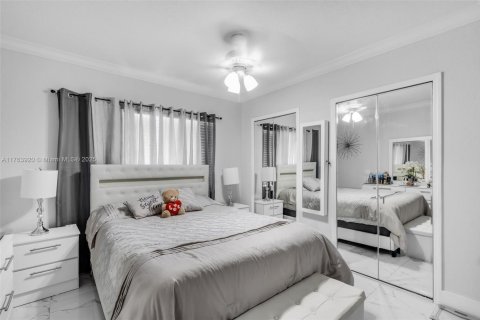 Villa ou maison à vendre à Hialeah, Floride: 4 chambres, 130.43 m2 № 1857286 - photo 9