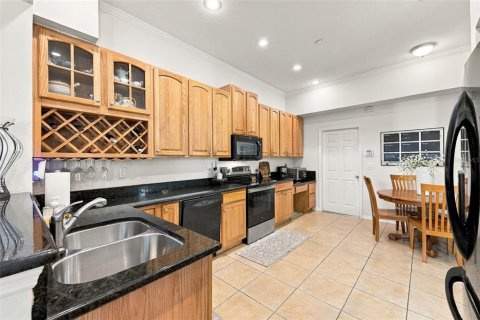 Condo in Tarpon Springs, Florida, 3 bedrooms № 2428844 - photo 10