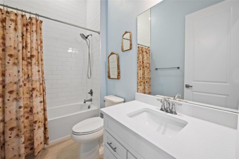 House in Parkland, Florida 3 bedrooms, 184.69 sq.m. № 2040609 - photo 20