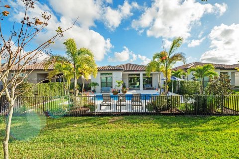 House in Parkland, Florida 3 bedrooms, 184.69 sq.m. № 2040609 - photo 24