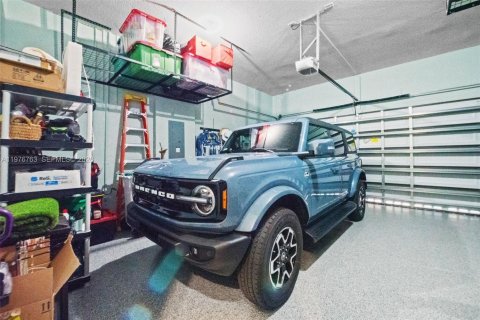 House in Parkland, Florida 3 bedrooms, 184.69 sq.m. № 2040609 - photo 22