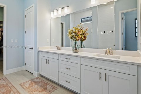 House in Parkland, Florida 3 bedrooms, 184.69 sq.m. № 2040609 - photo 16