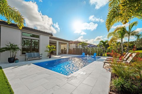 House in Parkland, Florida 3 bedrooms, 184.69 sq.m. № 2040609 - photo 3