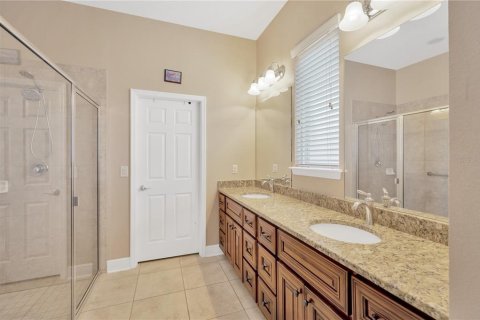 House in Valrico, Florida 4 bedrooms, 254.27 sq.m. № 1805665 - photo 9