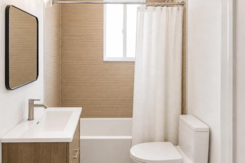 Снять в аренду квартиру в Холливуд, Флорида 3 комнаты, 721.11м2, № 2175467 - фото 5