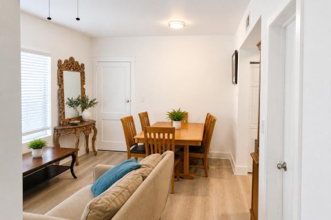 Снять в аренду квартиру в Холливуд, Флорида 3 комнаты, 721.11м2, № 2175467 - фото 7