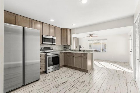 Купить виллу или дом в Семинол, Флорида 7 комнат, 95.13м2, № 1724550 - фото 4