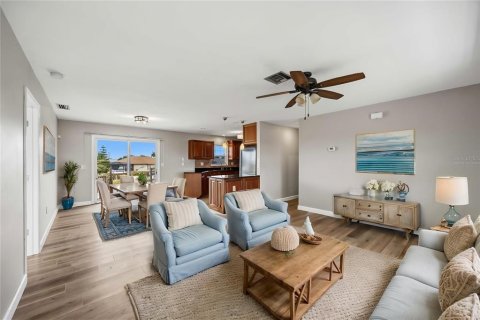 Casa en venta en Port Charlotte, Florida, 4 dormitorios, 174.19 m2 № 2226139 - foto 16