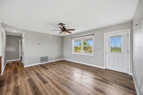 Casa en venta en Port Charlotte, Florida, 4 dormitorios, 174.19 m2 № 2226139 - foto 18