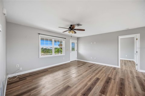 Casa en venta en Port Charlotte, Florida, 4 dormitorios, 174.19 m2 № 2226139 - foto 19
