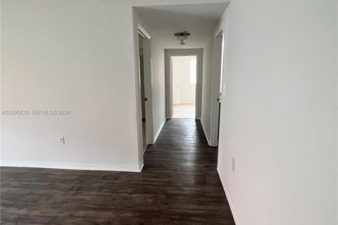 Copropriété à louer à Pembroke Pines, Floride: 3 chambres, 123.56 m2 № 2390005 - photo 13