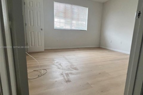 Copropriété à louer à Pembroke Pines, Floride: 3 chambres, 123.56 m2 № 2390005 - photo 16