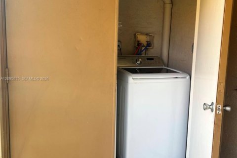 Copropriété à louer à Pembroke Pines, Floride: 3 chambres, 123.56 m2 № 2390005 - photo 22