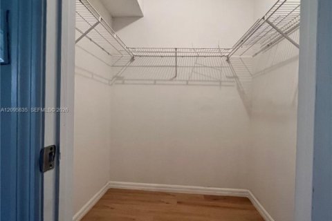 Copropriété à louer à Pembroke Pines, Floride: 3 chambres, 123.56 m2 № 2390005 - photo 19