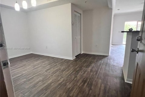 Copropriété à louer à Pembroke Pines, Floride: 3 chambres, 123.56 m2 № 2390005 - photo 8