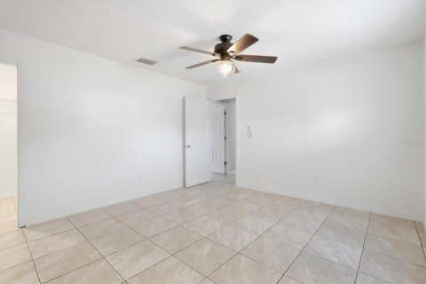 House in Summerfield, Florida 3 bedrooms, 140.75 sq.m. № 2381306 - photo 18