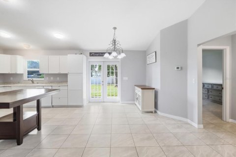 House in Summerfield, Florida 3 bedrooms, 140.75 sq.m. № 2381306 - photo 6