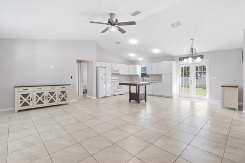 House in Summerfield, Florida 3 bedrooms, 140.75 sq.m. № 2381306 - photo 4