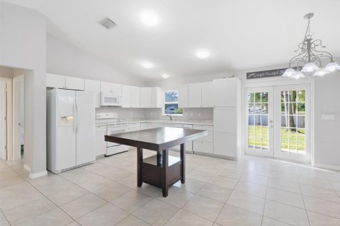 House in Summerfield, Florida 3 bedrooms, 140.75 sq.m. № 2381306 - photo 5