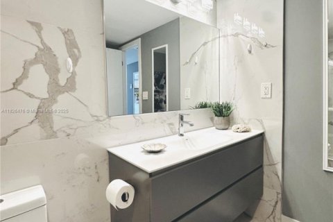 Copropriété à vendre à Sunny Isles Beach, Floride: 2 chambres, 92.9 m2 № 2276268 - photo 23