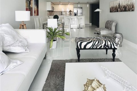 Copropriété à vendre à Sunny Isles Beach, Floride: 2 chambres, 92.9 m2 № 2276268 - photo 8