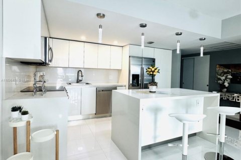 Copropriété à vendre à Sunny Isles Beach, Floride: 2 chambres, 92.9 m2 № 2276268 - photo 16