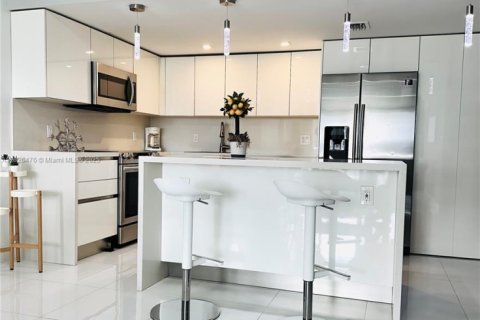 Copropriété à vendre à Sunny Isles Beach, Floride: 2 chambres, 92.9 m2 № 2276268 - photo 15
