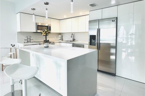 Copropriété à vendre à Sunny Isles Beach, Floride: 2 chambres, 92.9 m2 № 2276268 - photo 17