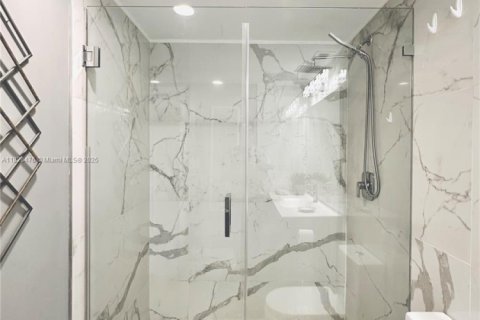 Copropriété à vendre à Sunny Isles Beach, Floride: 2 chambres, 92.9 m2 № 2276268 - photo 22