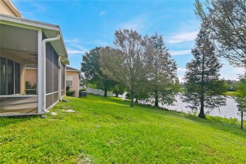 Villa ou maison à vendre à Zephyrhills, Floride: 4 chambres, 220.27 m2 № 2415030 - photo 4