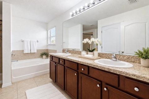 Villa ou maison à vendre à Zephyrhills, Floride: 4 chambres, 220.27 m2 № 2415030 - photo 23
