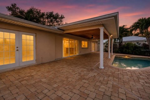 Villa ou maison à vendre à Saint Petersburg, Floride: 4 chambres, 210.14 m2 № 2151950 - photo 2